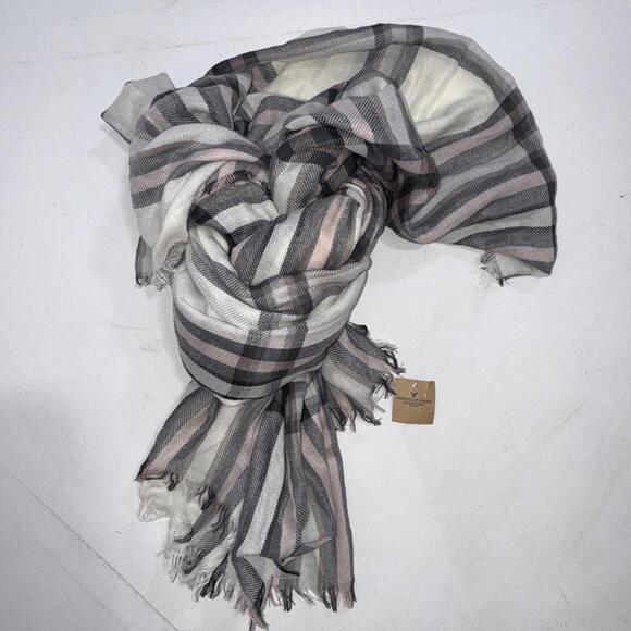 American Eagle Outfitters Scarf Black White Plaid Oversized Acrylic Scarf NWT - Picture 3 of 10